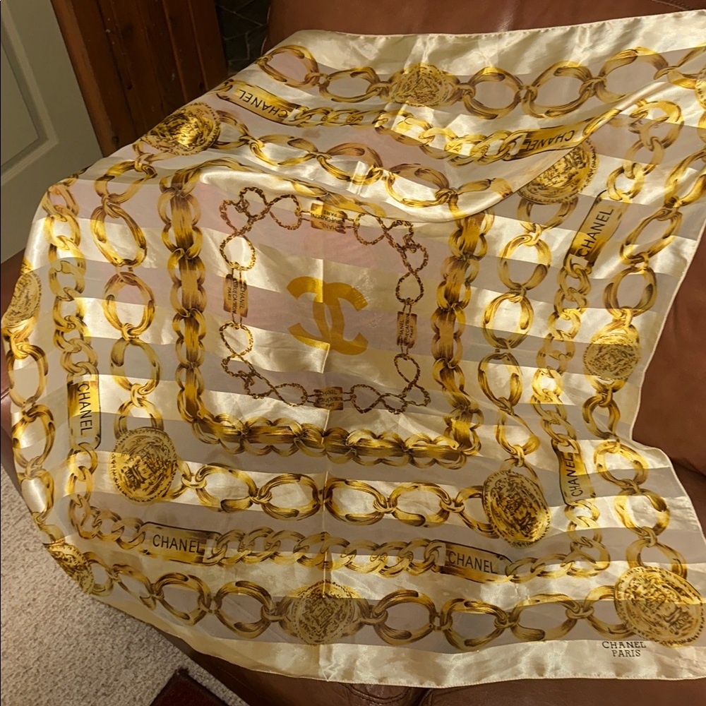 CHANEL Gold and Cream Chain Pattern Scarf